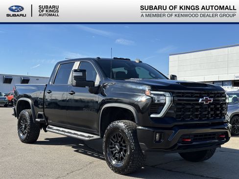 Used 2024 Chevrolet Silverado 2500 ZR2 w/ Technology Package image 1