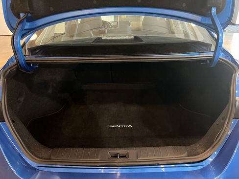 Used 2025 Nissan Sentra SV image 31