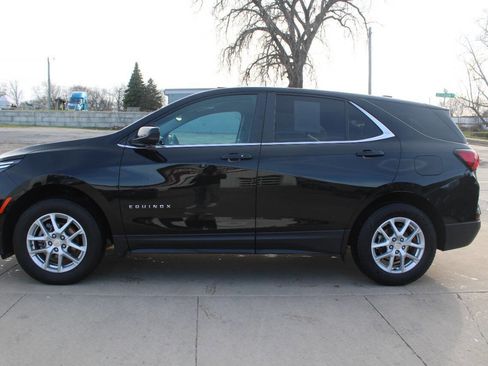 Used 2024 Chevrolet Equinox LT image 3