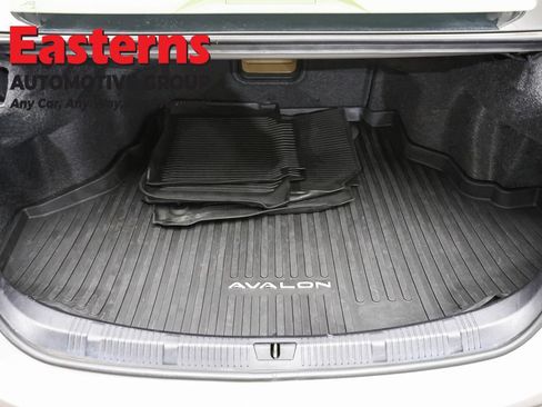 Used 2017 Toyota Avalon Limited w/ All Weather Liner Package FWD image 9