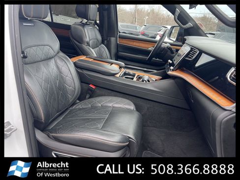 Used 2024 Jeep Grand Wagoneer L Series III AWD/4WD image 21