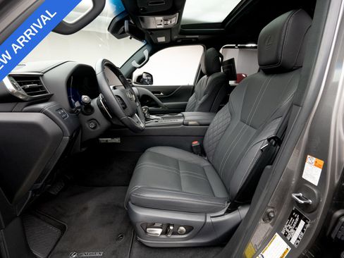 Used 2022 Lexus LX 600 4WD w/ Accessory Package (Z1) image 12