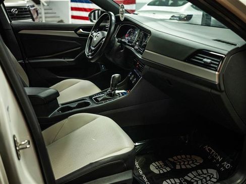 Used 2021 Volkswagen Jetta R-Line w/ R-Line Cold Weather Package FWD image 13