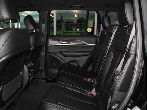 New 2025 Jeep Grand Cherokee Limited w/ Trailer Tow Package image 28