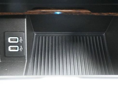 Used 2017 Ford F150 Platinum w/ Equipment Group 701A Luxury AWD/4WD image 33