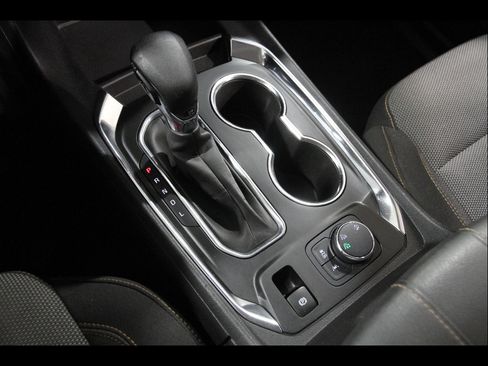 Used 2021 Chevrolet Traverse LT image 14