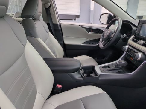 Certified 2019 Toyota RAV4 XLE Premium w/ Cold Weather Package FWD image 21