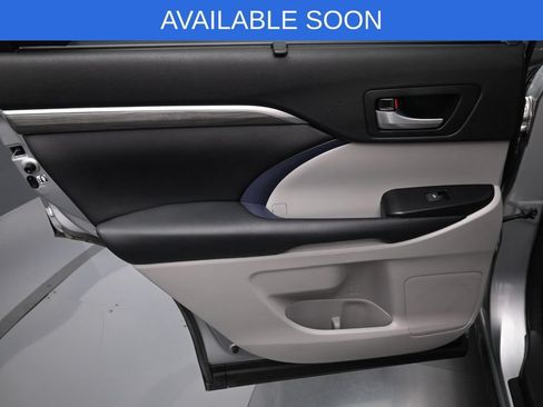 Used 2018 Toyota Highlander Limited AWD/4WD image 32