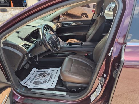 Used 2013 Lincoln MKZ FWD image 8