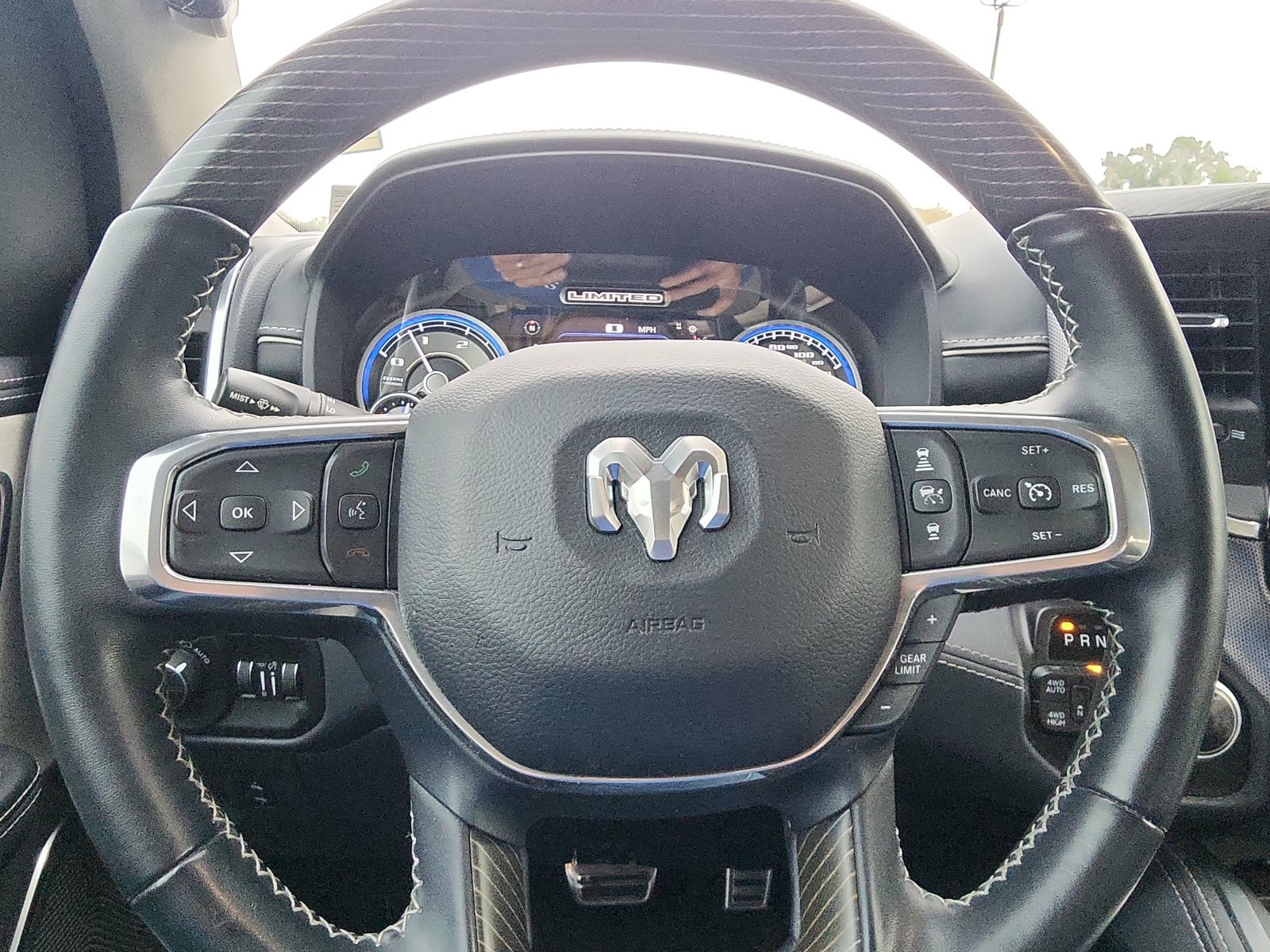 Used 2022 RAM 1500 Limited AWD/4WD image 12