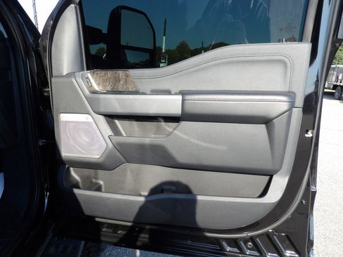 Used 2024 Ford F350 Lariat w/ Lariat Ultimate Package AWD/4WD image 39