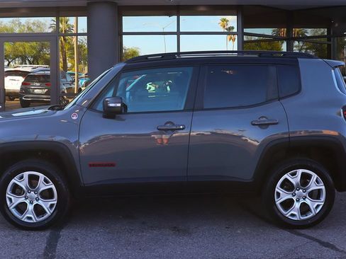 Used 2021 Jeep Renegade Trailhawk w/ Sun & Sound Group AWD/4WD image 7