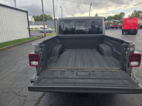 Used 2021 Jeep Gladiator Mojave w/ Cold Weather Group AWD/4WD image 13
