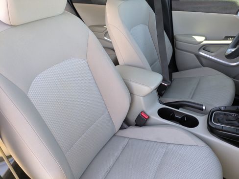 Used 2020 Kia Soul LX FWD image 11