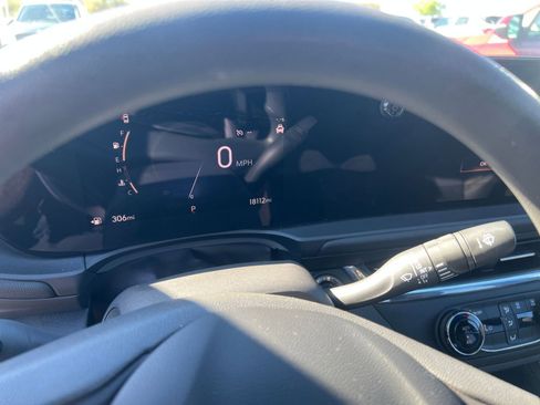 Used 2025 Buick Envista Preferred image 40