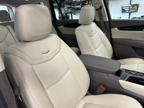 Used 2024 Cadillac XT6 Premium Luxury w/ Technology Package AWD/4WD image 32