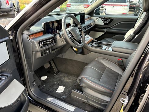 New 2025 Lincoln Aviator Black Label w/ Jet Appearance Package image 26