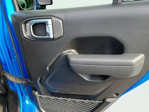 Certified 2024 Jeep Gladiator Sport image 17