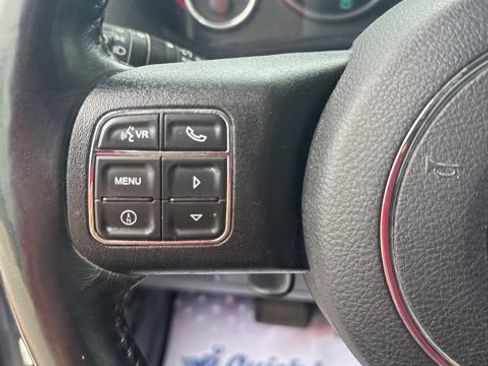 Used 2016 Jeep Wrangler Unlimited Sahara w/ Connectivity Group AWD/4WD image 18