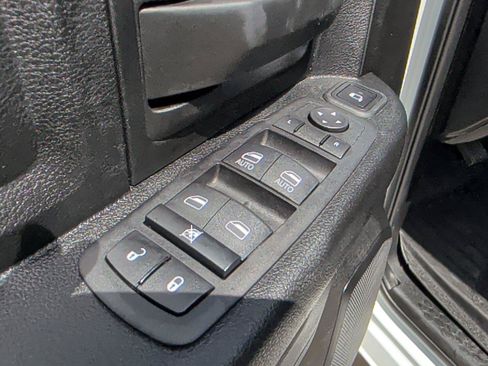 Used 2024 RAM 2500 Tradesman w/ Chrome Appearance Group AWD/4WD image 16