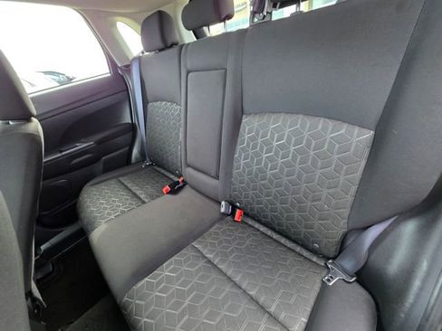 Used 2025 Mitsubishi Outlander Sport AWD image 13