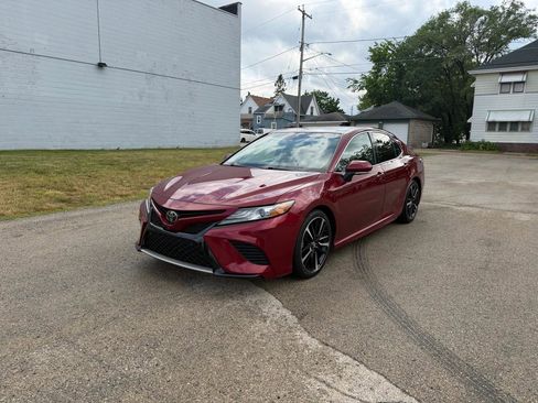 Used 2018 Toyota Camry XSE w/ Driver Assist Package FWD image 3