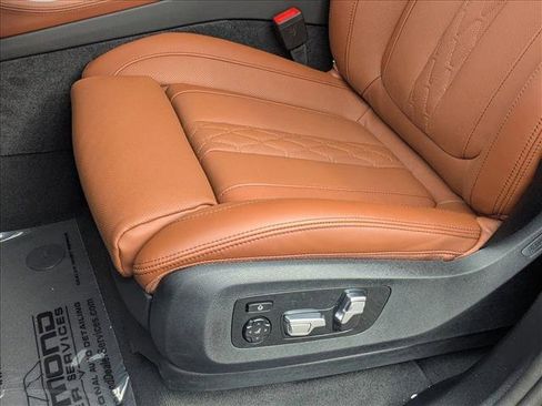 New 2026 BMW X5 M60i image 4