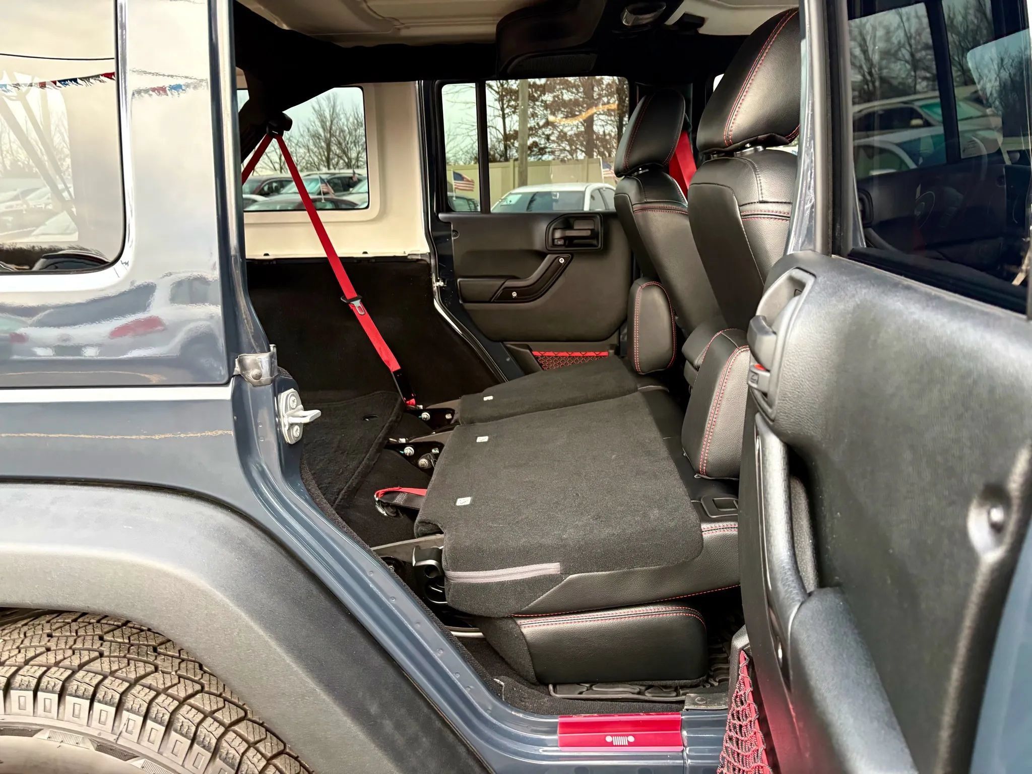 Used 2017 Jeep Wrangler Unlimited Rubicon AWD/4WD image 27