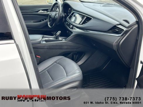 Used 2018 Buick Enclave Premium image 28