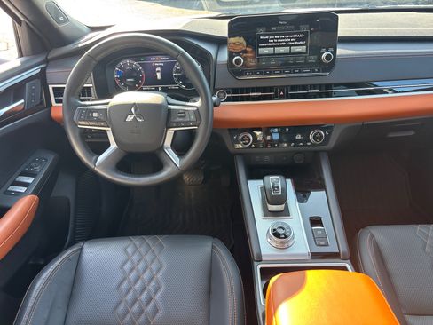 Used 2024 Mitsubishi Outlander SEL AWD/4WD image 28