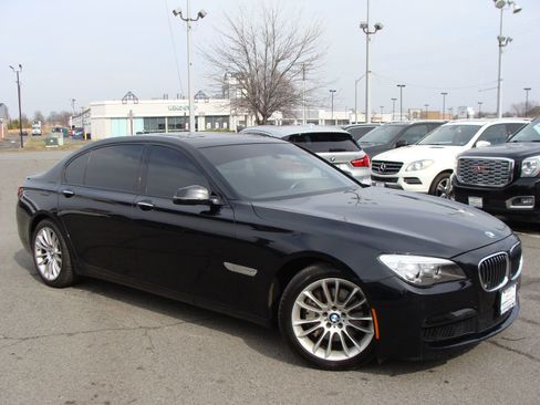 Used 2015 BMW 740Li image 1