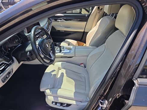 Used 2016 BMW 740i RWD image 10