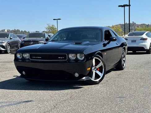 Used 2012 Dodge Challenger SRT8 RWD image 2