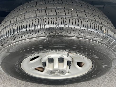 Used 2009 Chevrolet Express 3500 image 9