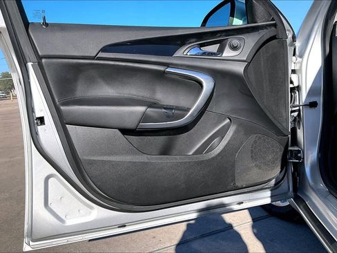 Used 2011 Buick Regal CXL image 22