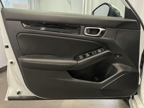 Used 2022 Honda Civic Touring image 10