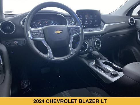 Certified 2024 Chevrolet Blazer LT w/ Convenience Package FWD image 2