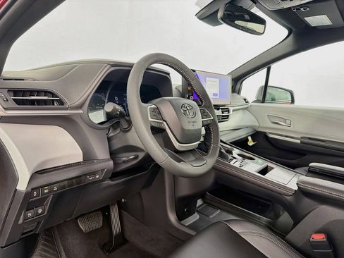 New 2026 Toyota Sienna XSE FWD image 13