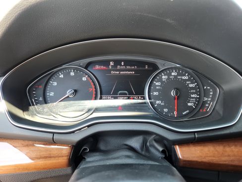 Used 2023 Audi Q5 2.0T Premium w/ Convenience Package image 12