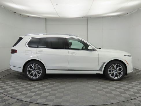 New 2026 BMW X7 xDrive40i image 4