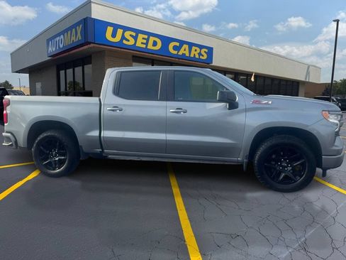 Used 2023 Chevrolet Silverado 1500 RST AWD/4WD image 2
