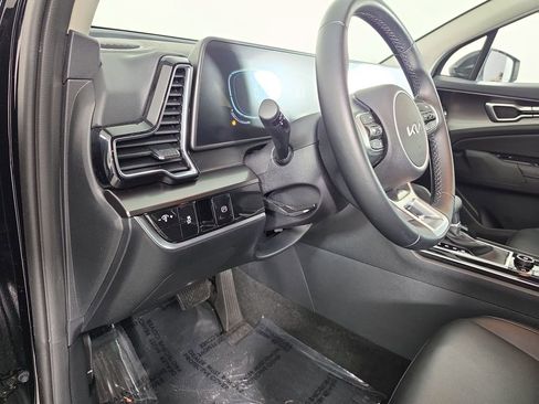 Certified 2025 Kia Sportage EX FWD image 11