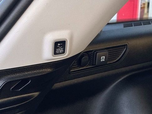 Used 2023 Jeep Grand Cherokee Limited image 12