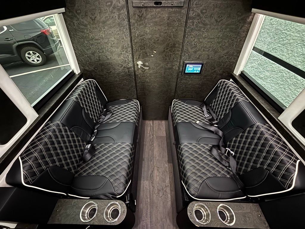 Used 2019 Mercedes-Benz Sprinter 170 w/ Driver Convenience Package image 40