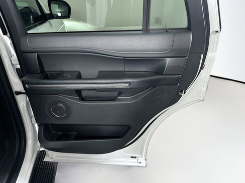 Used 2024 Ford Expedition XLT image 33