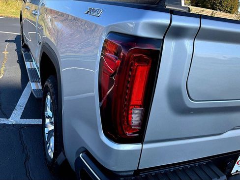 Used 2022 GMC Sierra 1500 SLT w/ SLT Premium Package image 31