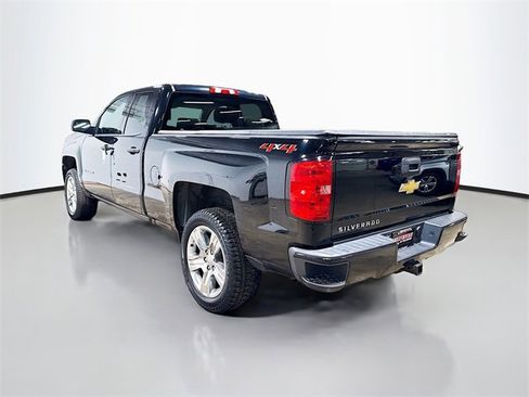 Used 2018 Chevrolet Silverado 1500 Custom w/ Custom Value Package image 9