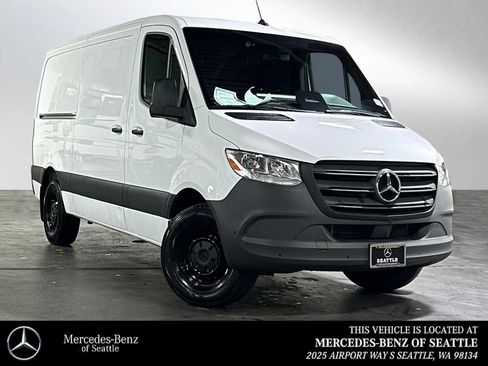 Used 2025 Mercedes-Benz Sprinter 2500 image 1