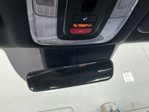 Used 2025 Hyundai Elantra Limited image 31