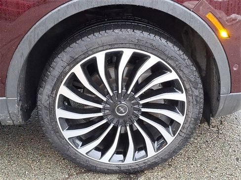 Used 2022 Lincoln Nautilus Black Label w/ Class II Trailer Tow Package image 8